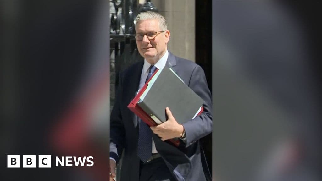 'Was the political heat too hot?': Starmer leaves No 10 ahead of PMQs